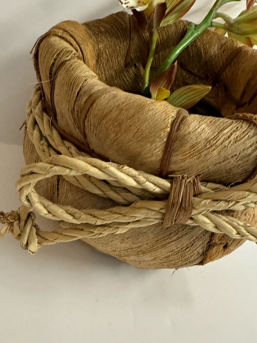 Vintage Rustic Primitive Handcrafted Natural Fiber Plant Basket - Tan